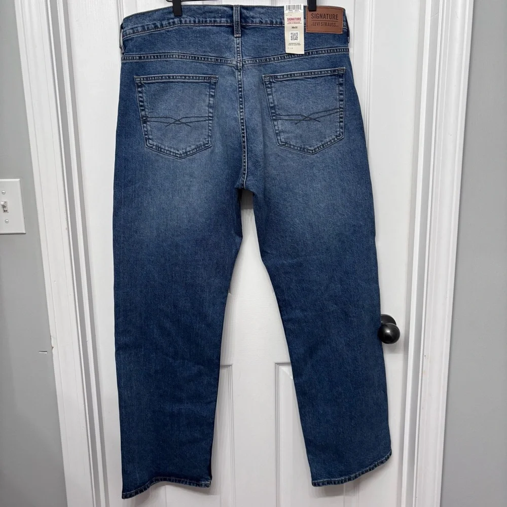 Medium Wash Loose Jeans | Levi’s Signature W36 L32 - Picture 10 of 13